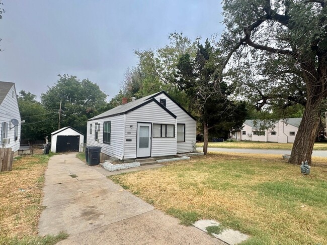 1000 N Tabor Dr