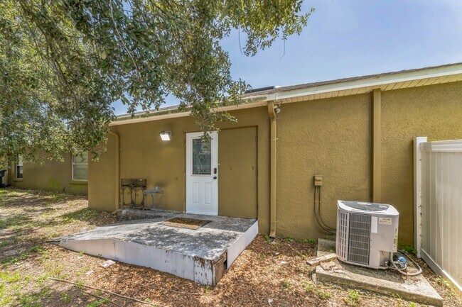 Photo - 465 Rio Grande Ln Unit B