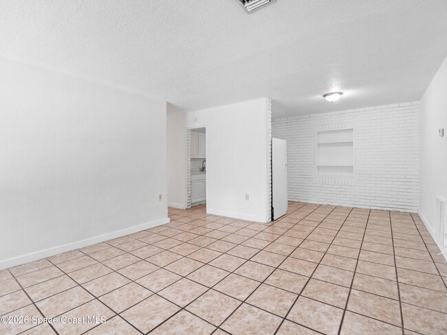 87 NW Irwin Ave