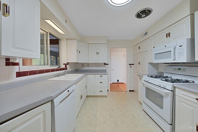 Photo - 5900 Donjoy Dr