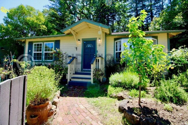 Building Photo - Renovated San Anselmo Home | Hardwood Floors, Private Yard & In-Unit Laundry - FOUNDATION