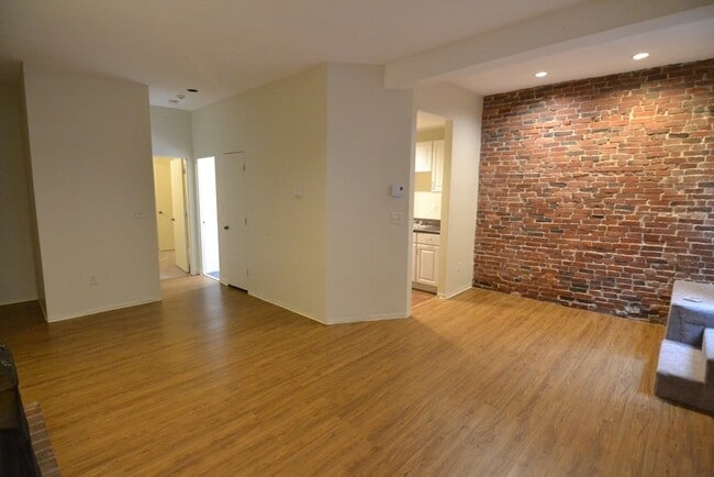 Building Photo - 56 Saint Germain St Unit 23-2