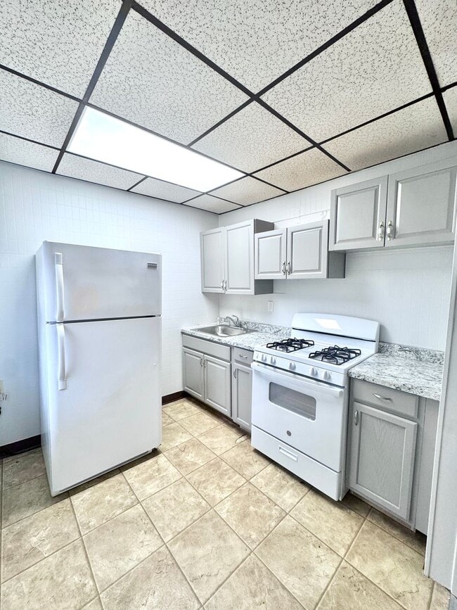 Photo - 295 S 14th St Unit 295 S 14th Street- 2nd Floor