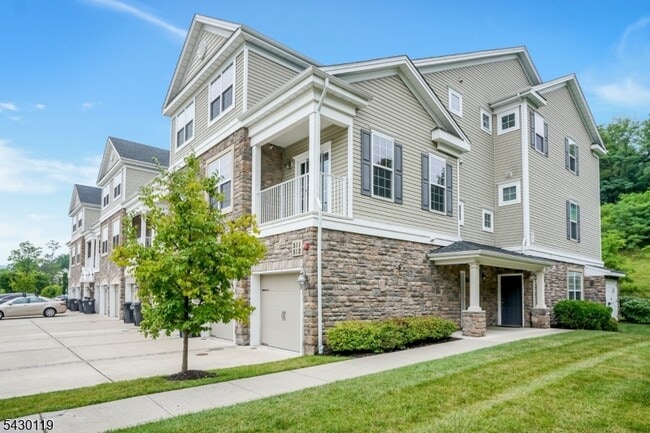 Photo - 512 Waterview Ct