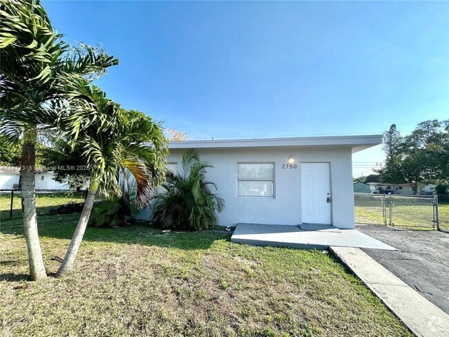 Building Photo - 2750 NW 4th Ct Rental