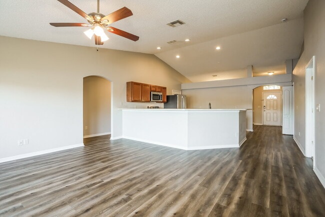 Photo - 975 Deer Spring Dr