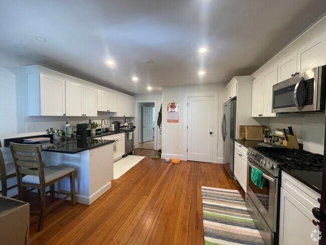 Building Photo - 240 Mason Ter Rental
