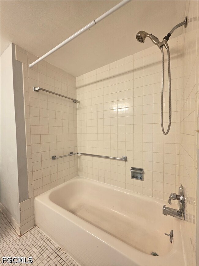 Photo - 1849 Maravilla Ave Unit A14