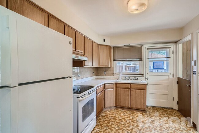 Photo - 8512 Frontage Rd