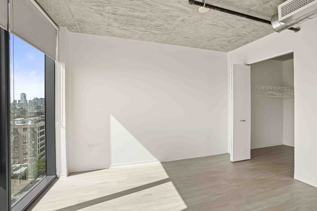 Photo - 2113 S Wabash Ave