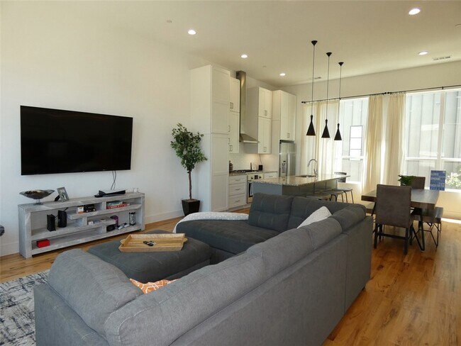 Photo - 2317 Moser Ave