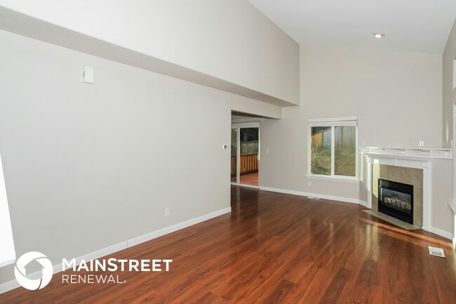 Photo - 9002 161st St E