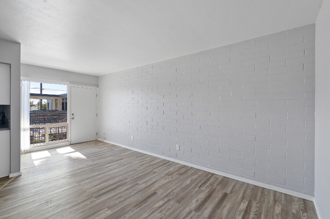 Photo - 5570 E Hampton St Unidad 211