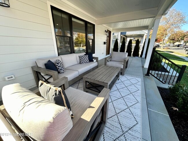 Photo - 411 Sylvania Ave