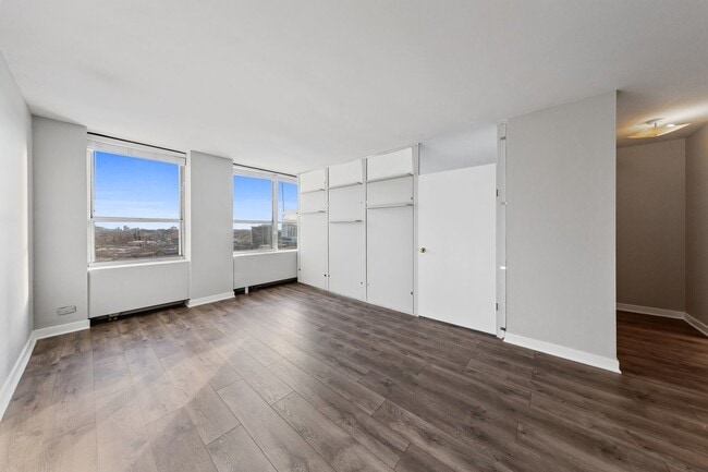 Photo - 655 W Irving Park Rd Unidad 1511