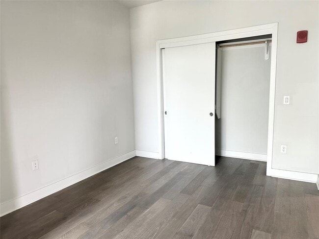 Photo - 1800 E 4th St Unidad 305