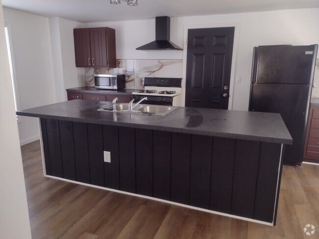 Building Photo - 31 E Hanover St Rental
