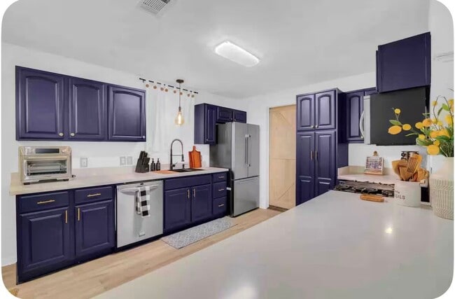 Photo - 1124 E Thirteenth St