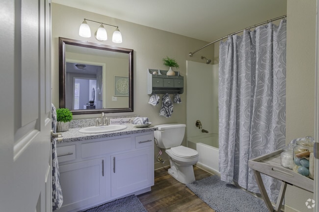 2BR, 2BA - 1,121 SF "The Ridge"