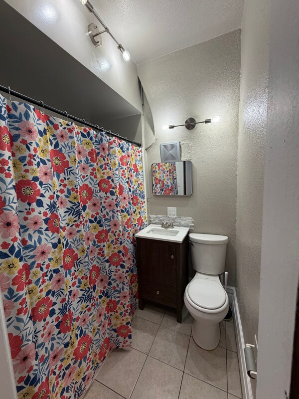 Photo - 489 Almond St Unit 1