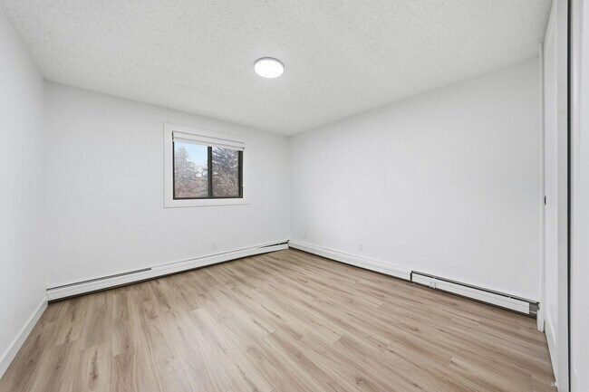 Photo - Lakewood Manor