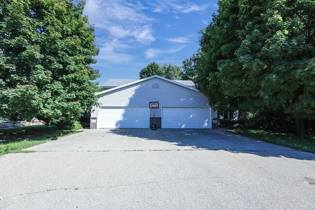 Building Photo - 800 Grove St Rental