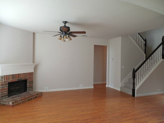 Photo - 2709 Dunbar Dr