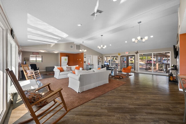 Cottage Court Apartments