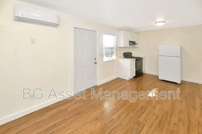 Photo - 961 Barkley Ct