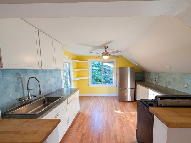 Photo - 1023 NE Webster St Unidad 1023 Webster