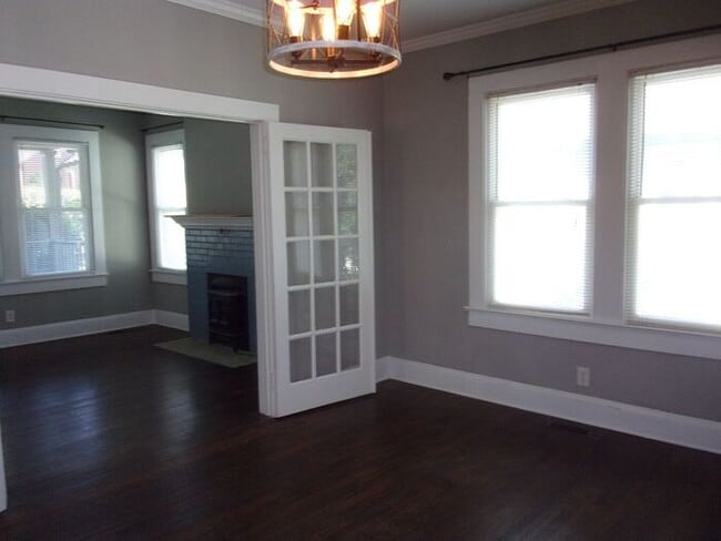 Photo - 4 Bedroom 2 Bath Home Blocks to Downtown R...