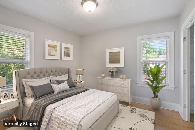 Photo - 5004 Oliver Ave S