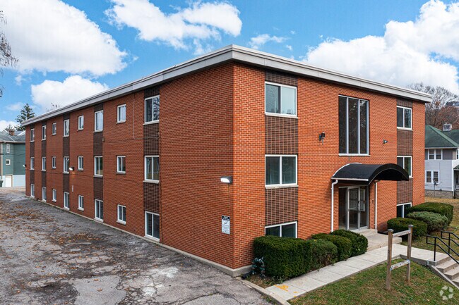 Building Photo - 320 Grafton Ave Rental