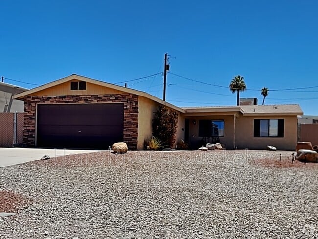 Building Photo - 2470 Huntington Dr Rental