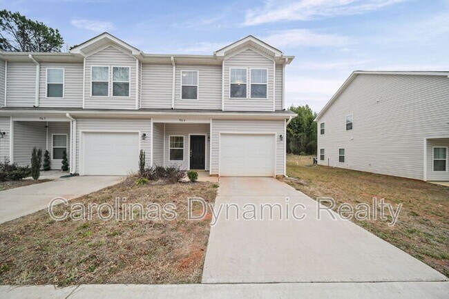 Building Photo - 916 S Battleground Ave Unit 4