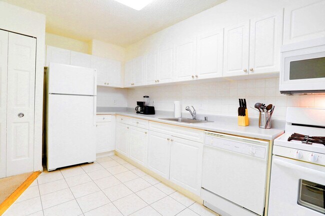 Photo - 320 23rd St S Unidad FL4-ID1022509P