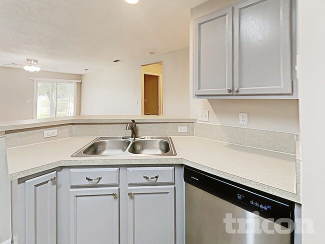 Photo - 137 Brays Island Ln