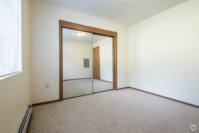 2BR, 2BA - 1144SF - Bedroom