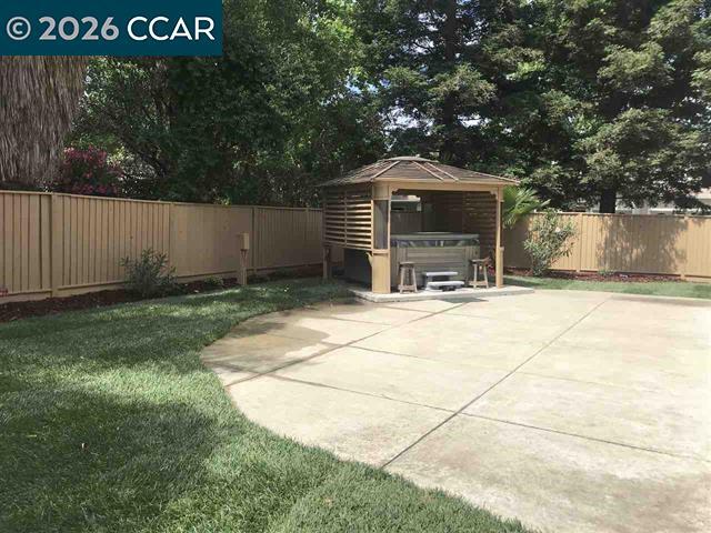 Photo - 689 Apple Hill Dr