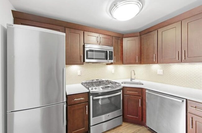 333 E 91st St Unit 403
