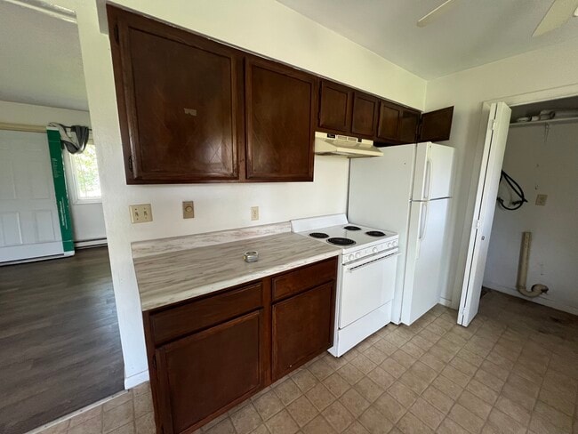 Photo - 3307 Hall St