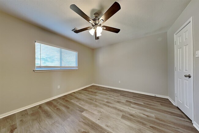 Photo - 31110 Silver Village Dr