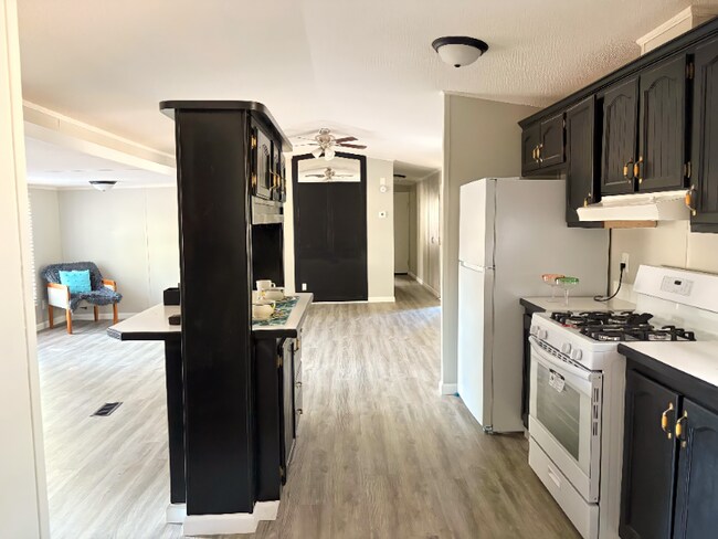 Photo - 1100 W Locust St