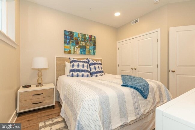 Building Photo - 2220 Master St Unit 1