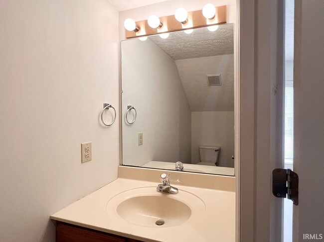 Photo - 777 E Sherwood Hills Dr Condo