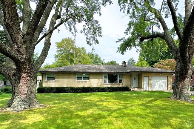 Building Photo - 813 Clemens Ave Rental