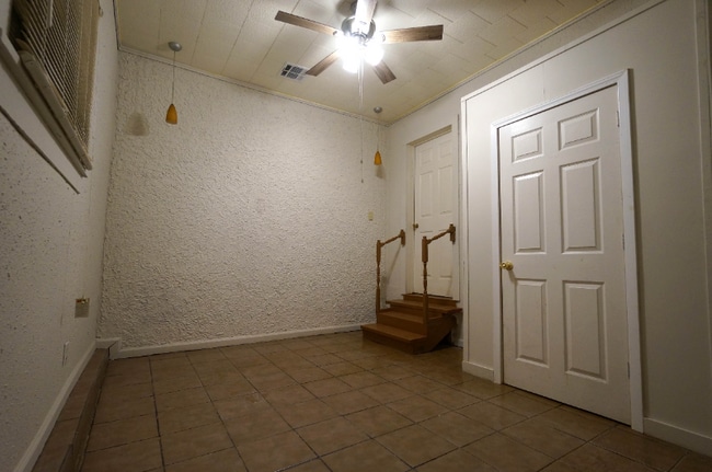 Photo - 1438 Parkview Dr