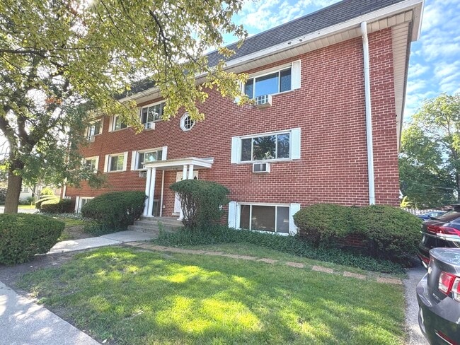 Building Photo - 727 S Maple Ave Rental