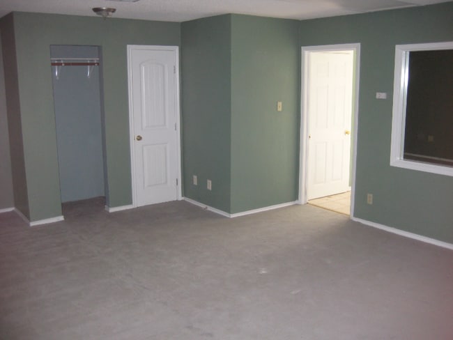 Photo - 1108 W 4th St