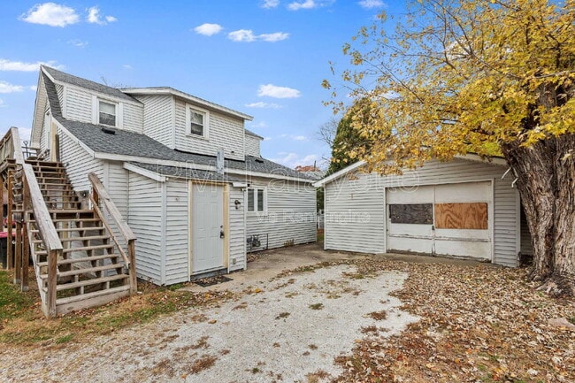 Photo - 605 N Perry St Unit 1